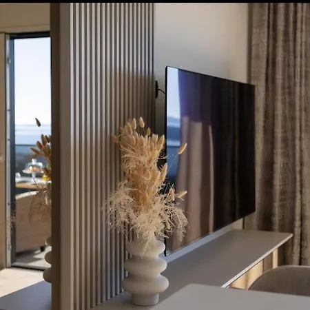 Sky High Sea View Lux *